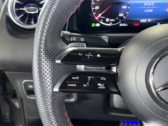 2024 Mercedes Benz GLB 250 photo 21