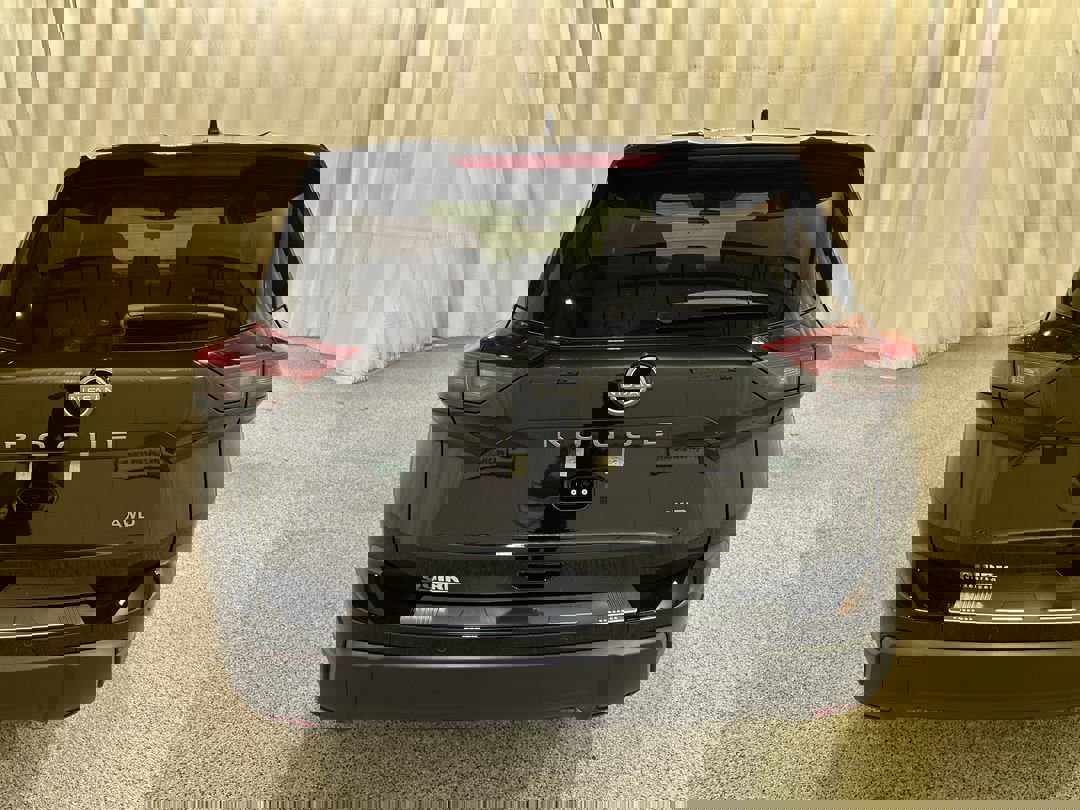 2026 Nissan Rogue SV photo 4