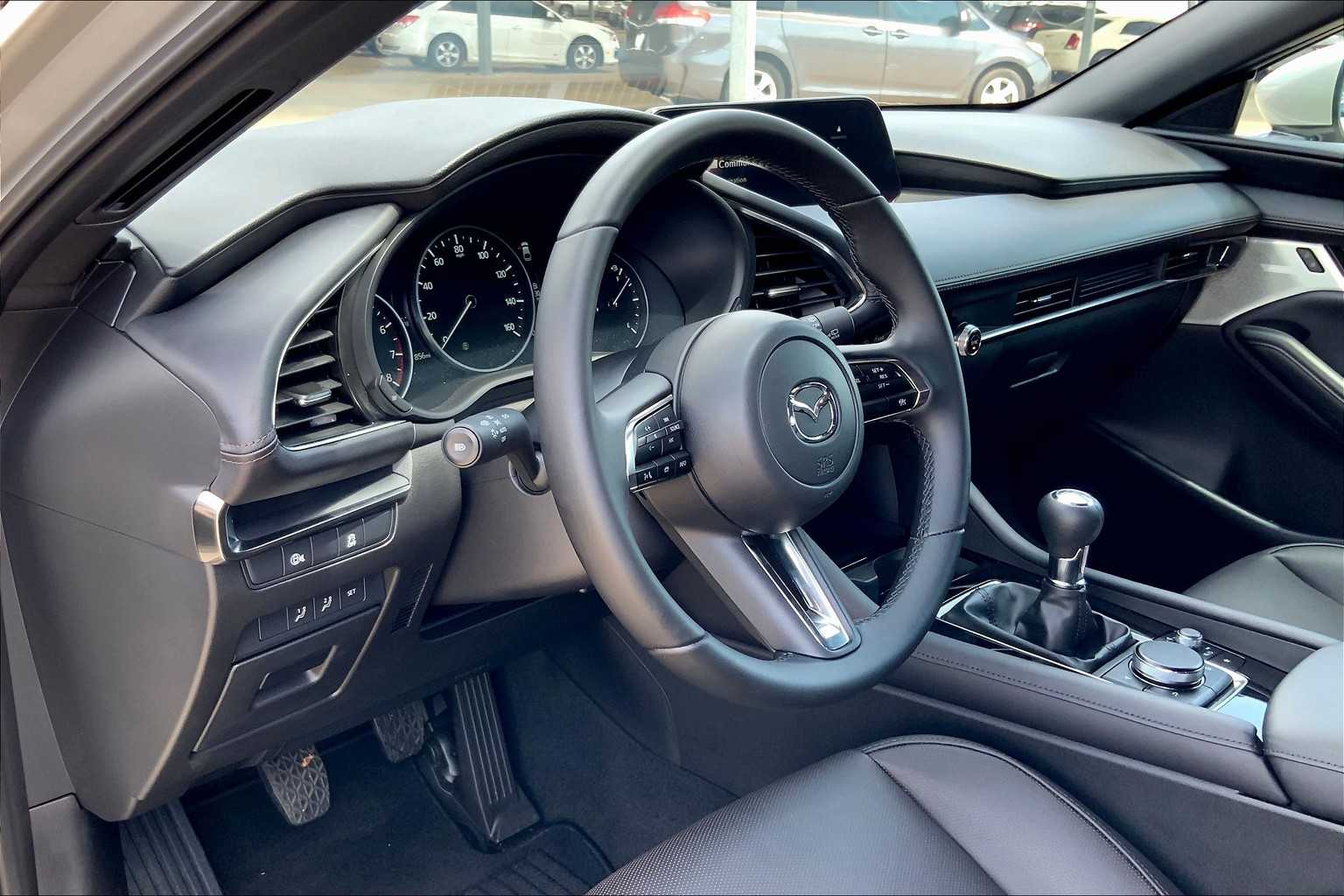 2025 Mazda Mazda3 Hatchback 2.5 s Premium photo 9