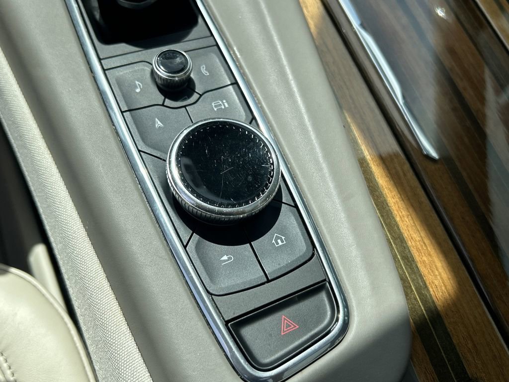 2021 Cadillac Escalade Premium Luxury Platinum photo 28