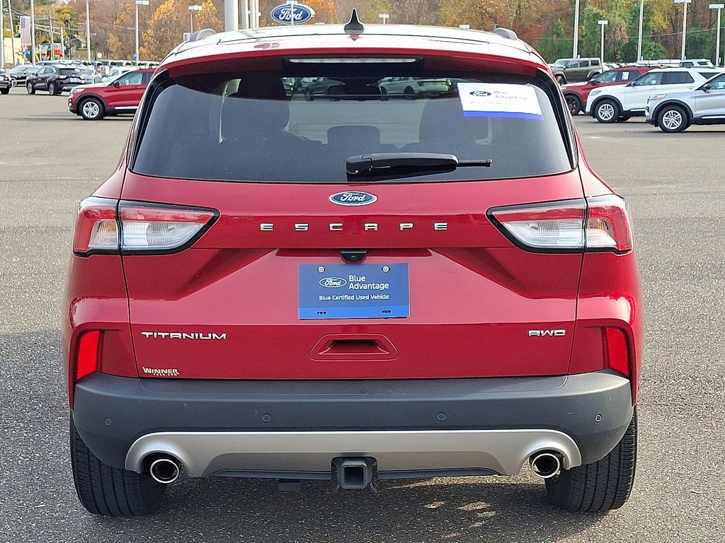 2022 Ford Escape Titanium photo 4