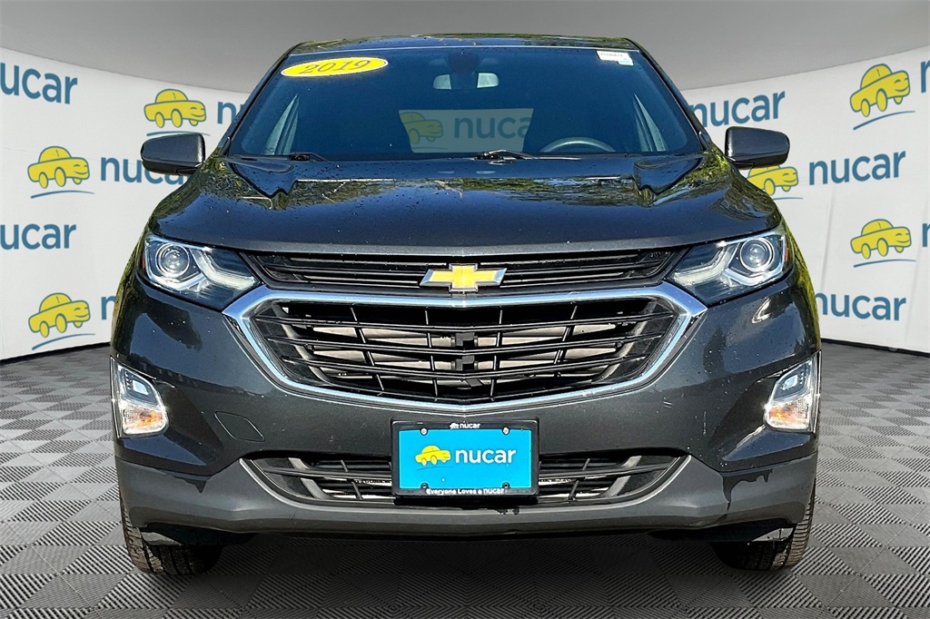 2019 Chevrolet Equinox LT photo 2