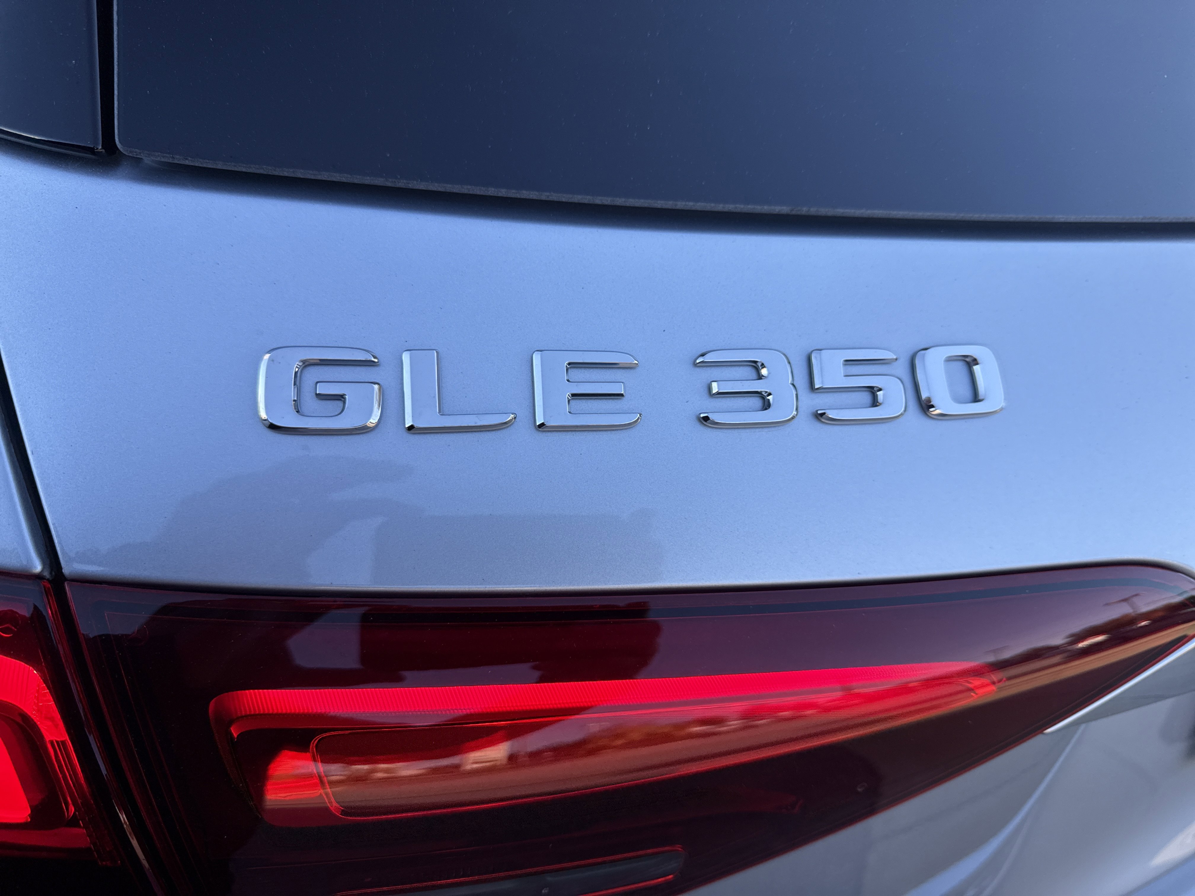 2025 Mercedes Benz GLE 350 4MATIC photo 2