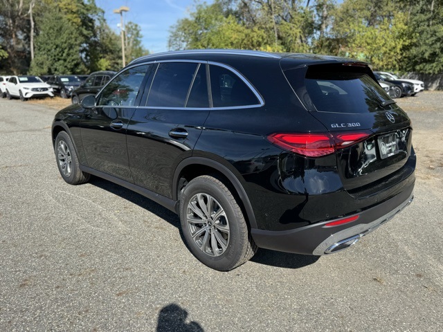 2026 Mercedes Benz GLC 300 4MATIC photo 4
