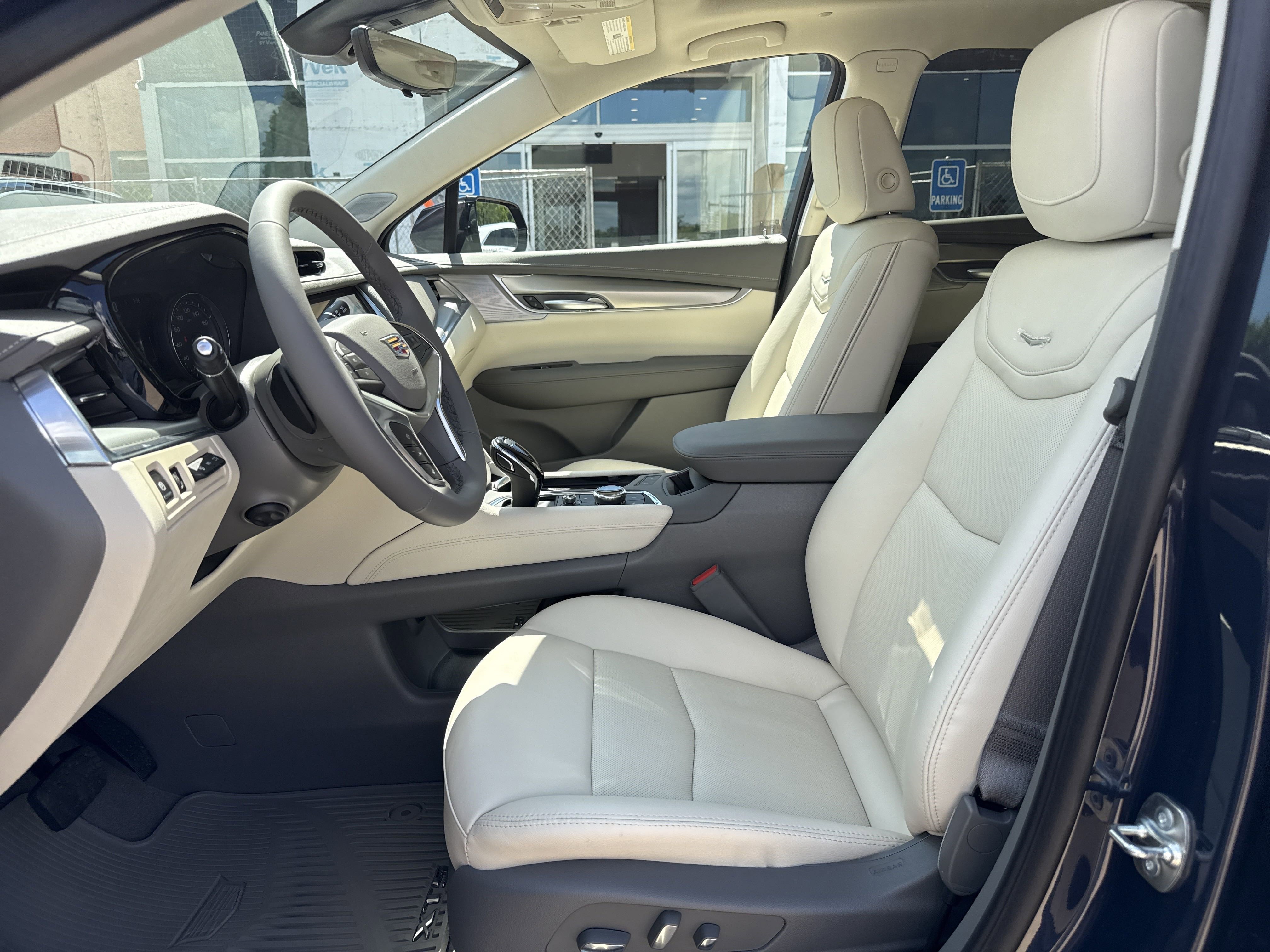2025 Cadillac XT5 Premium Luxury photo 9