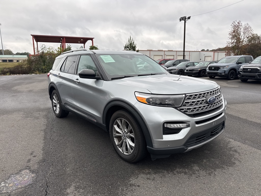 2023 Ford Explorer Limited's photo