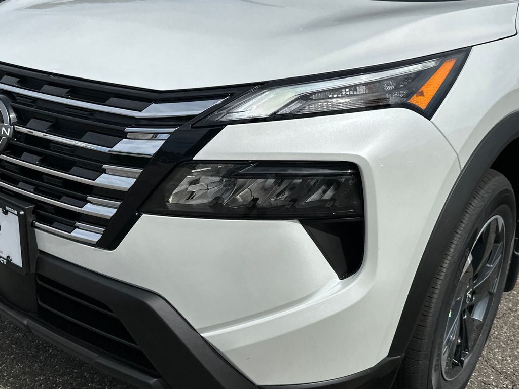 2026 Nissan Rogue SV photo 7