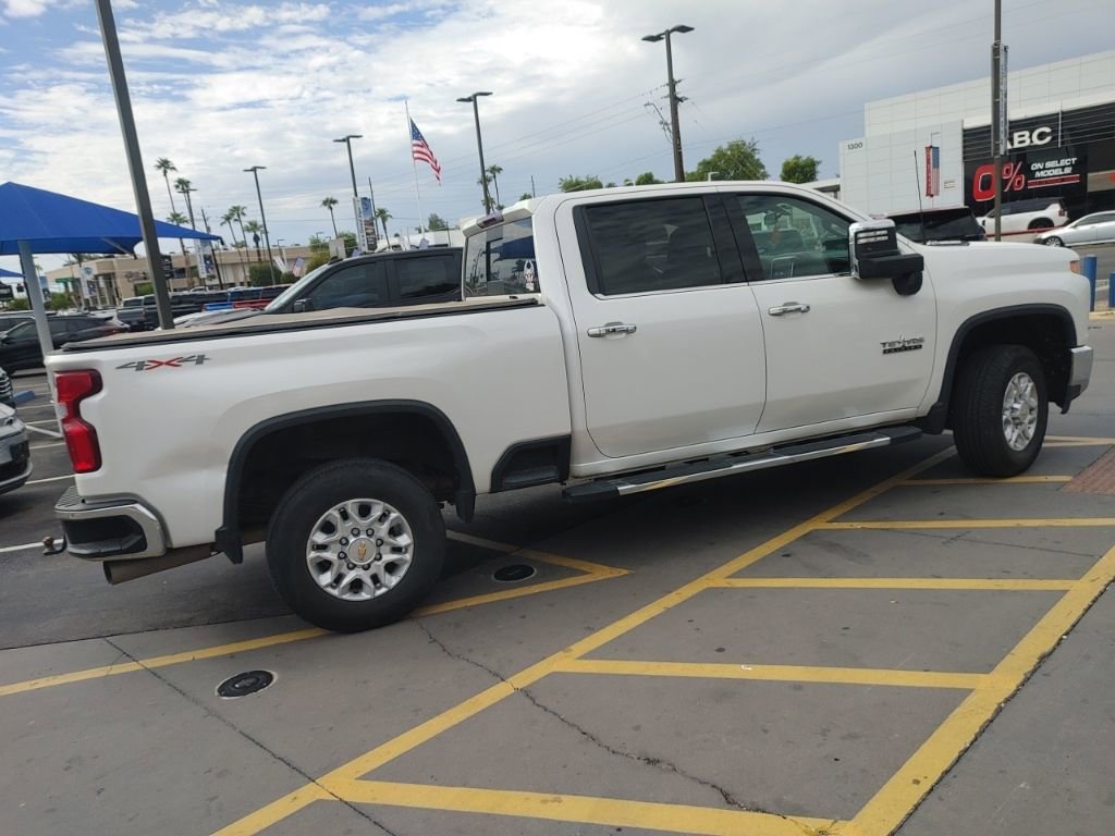 2023 Chevrolet Silverado 2500HD LTZ photo 2