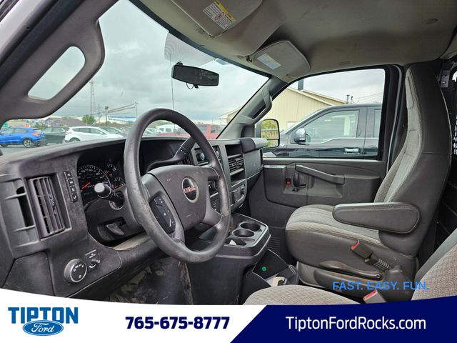 2017 Gmc Savana 2500 Cargo photo 2