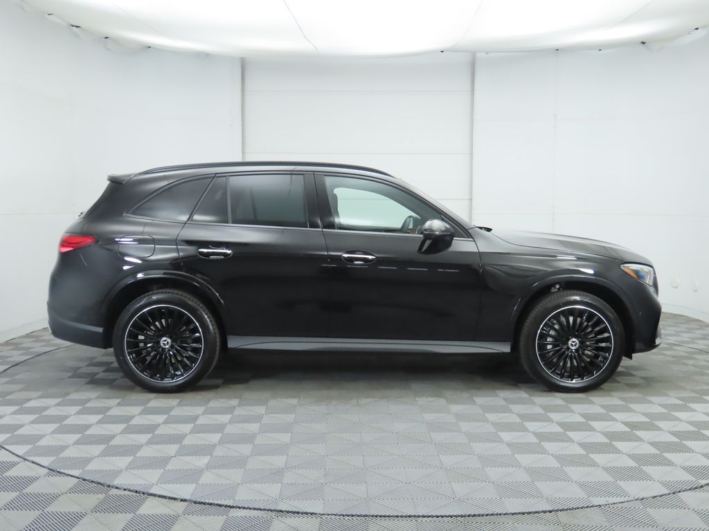 2026 Mercedes Benz GLC 300 photo 2