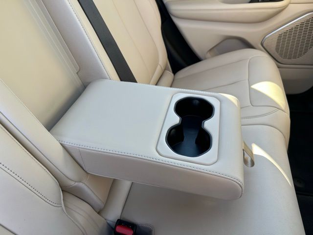 2023 Jeep Cherokee 4xe photo 31