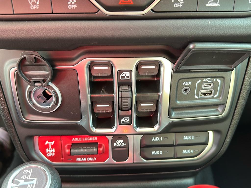 2025 Jeep Gladiator Mojave photo 23