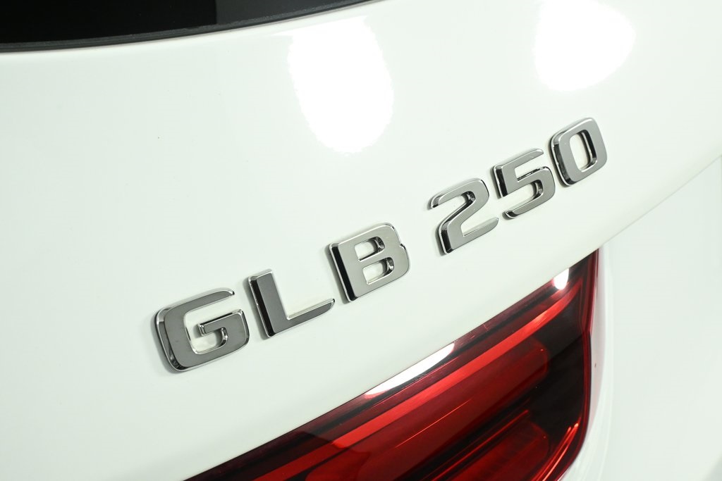 2025 Mercedes Benz GLB 250 photo 22