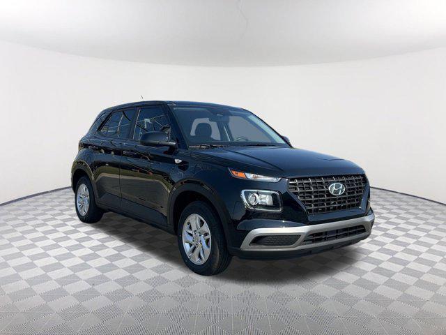 2025 Hyundai Venue SE photo 3
