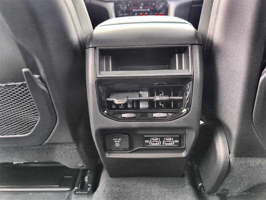 2025 Jeep Grand Cherokee Laredo Altitude photo 23