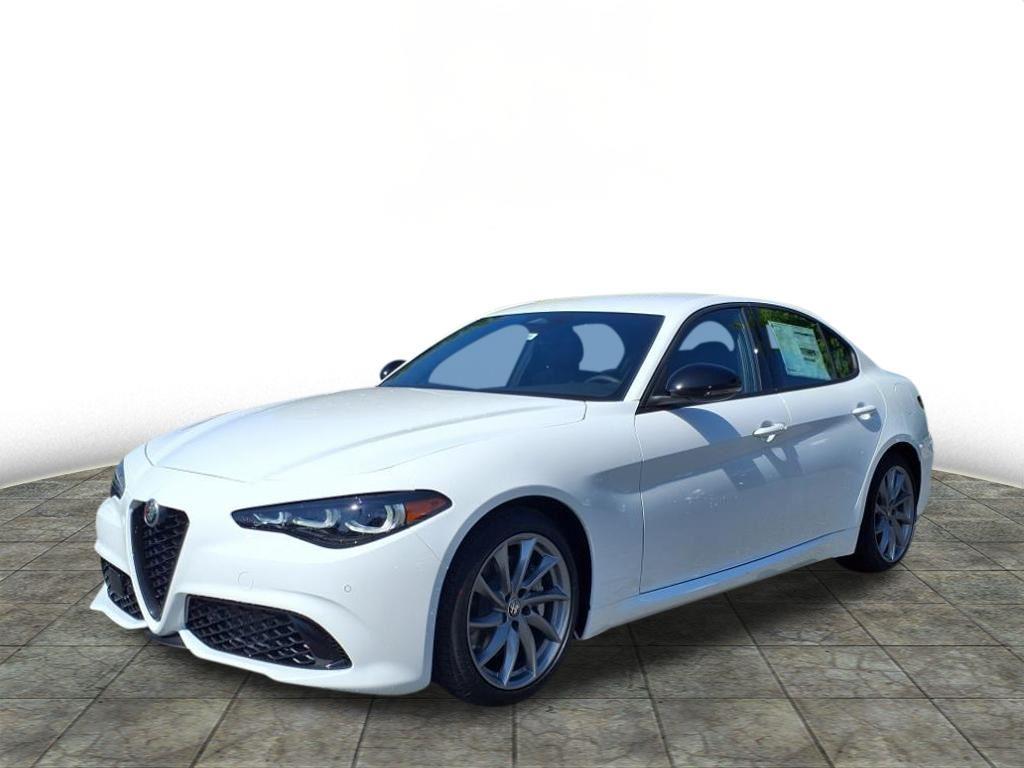 2025 Alfa Romeo Giulia Base's photo