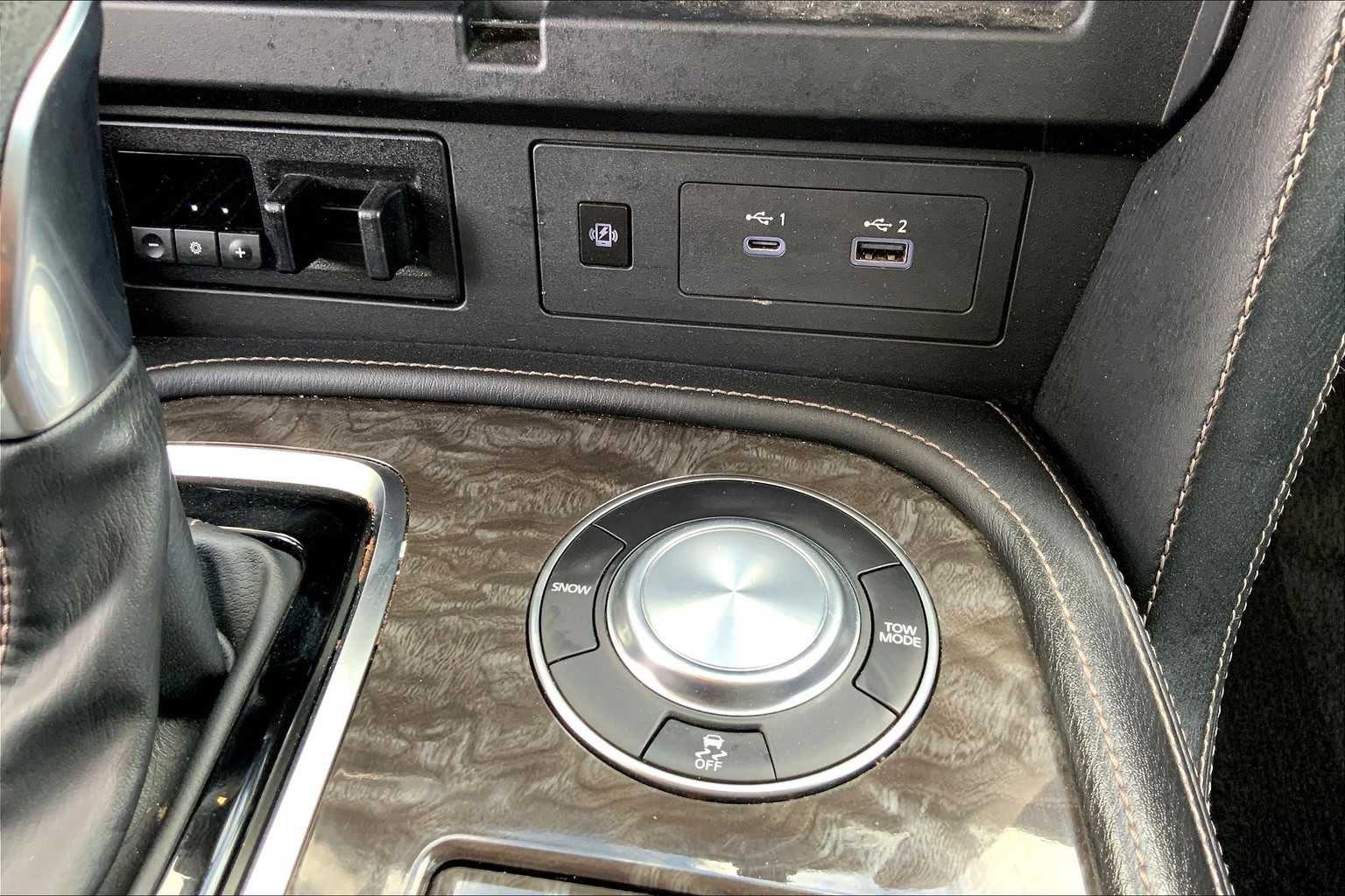 2021 Nissan Armada Platinum photo 34