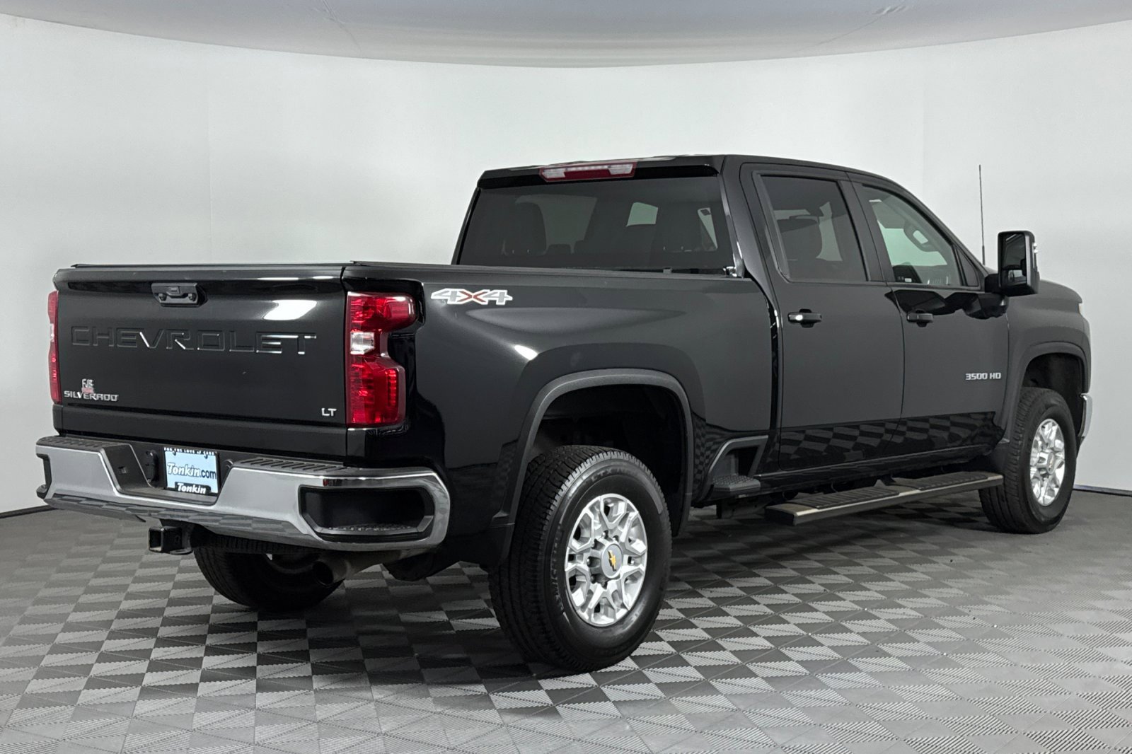 2023 Chevrolet Silverado 3500HD LT photo 4