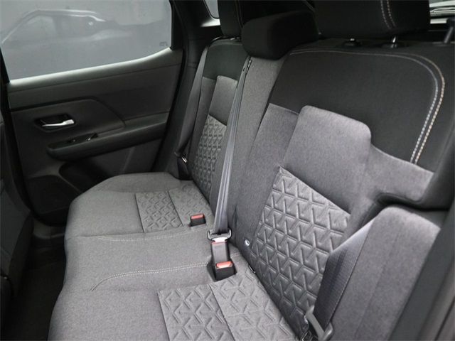 2025 Nissan Kicks SV photo 3