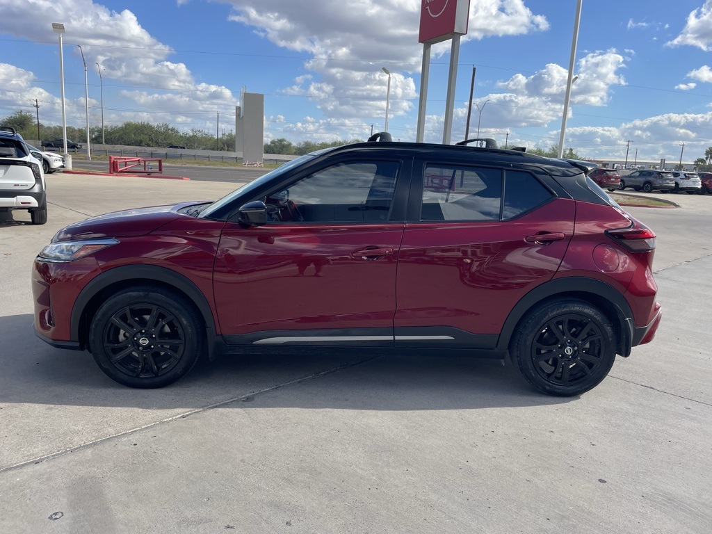 2021 Nissan Kicks SR photo 3