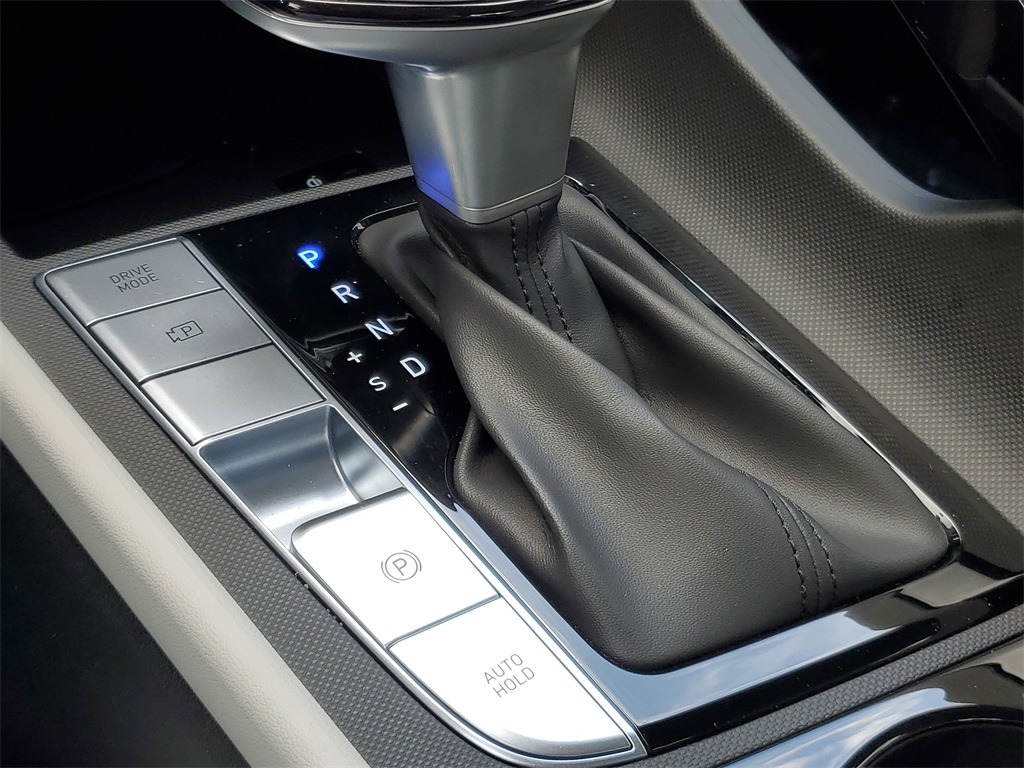 2025 Hyundai Elantra Limited photo 22