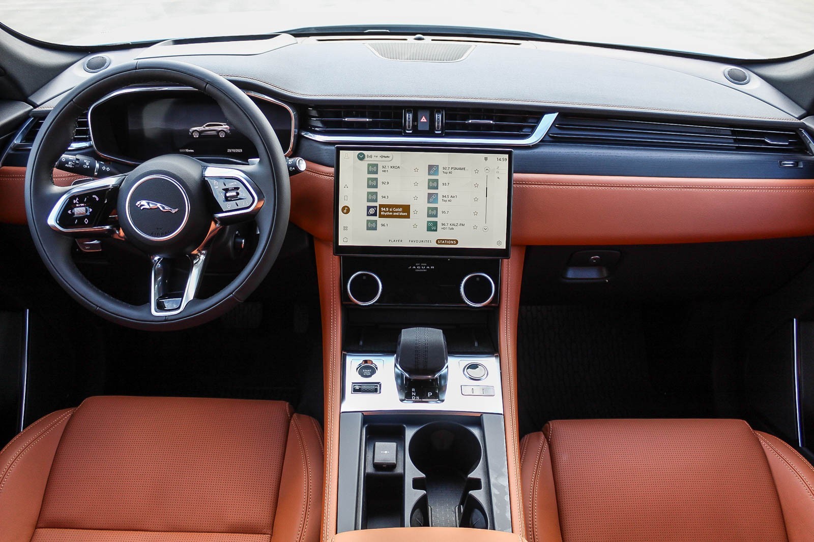 2024 Jaguar F-PACE P250 R-Dynamic S photo 9