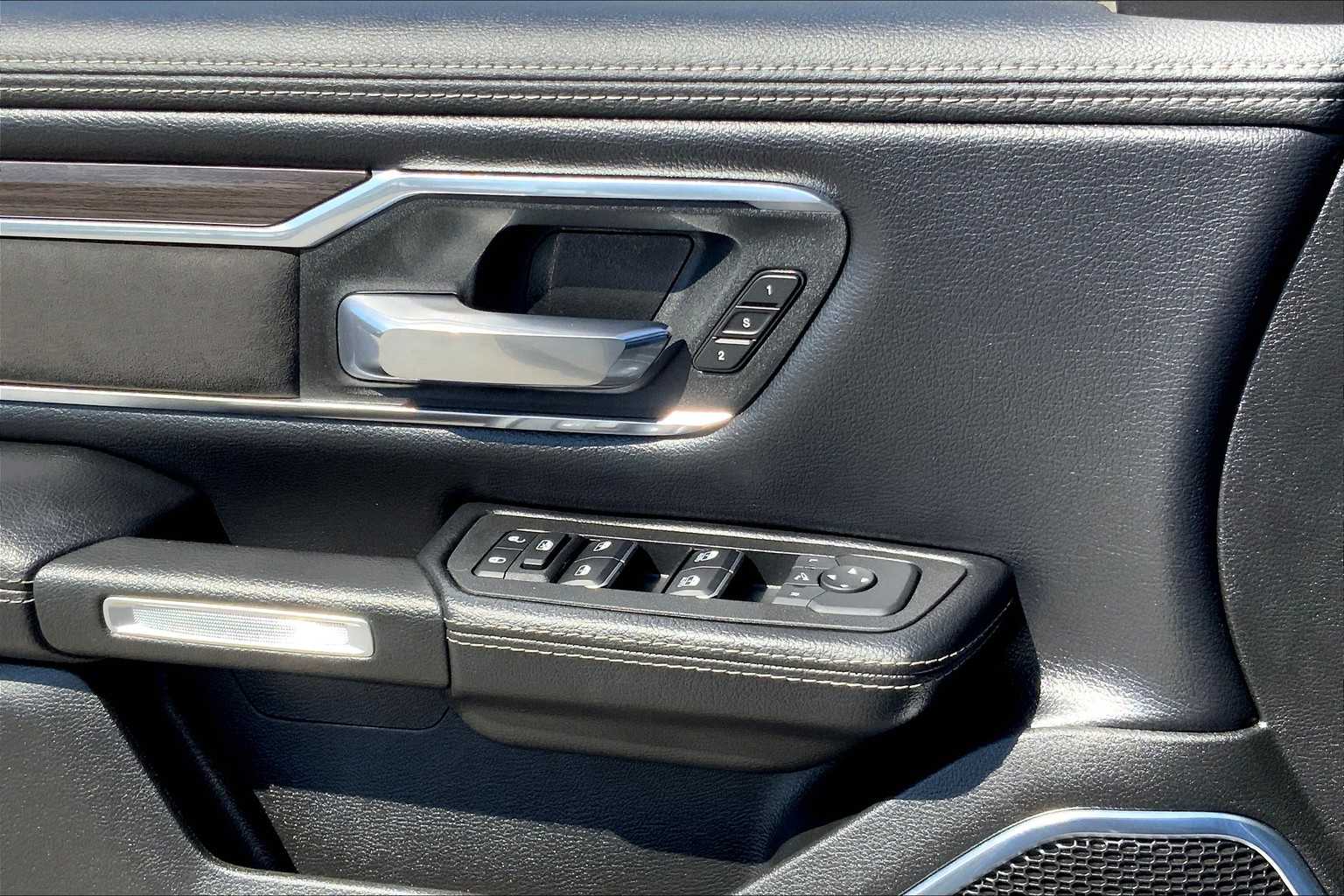 2025 Ram 1500 Laramie photo 27