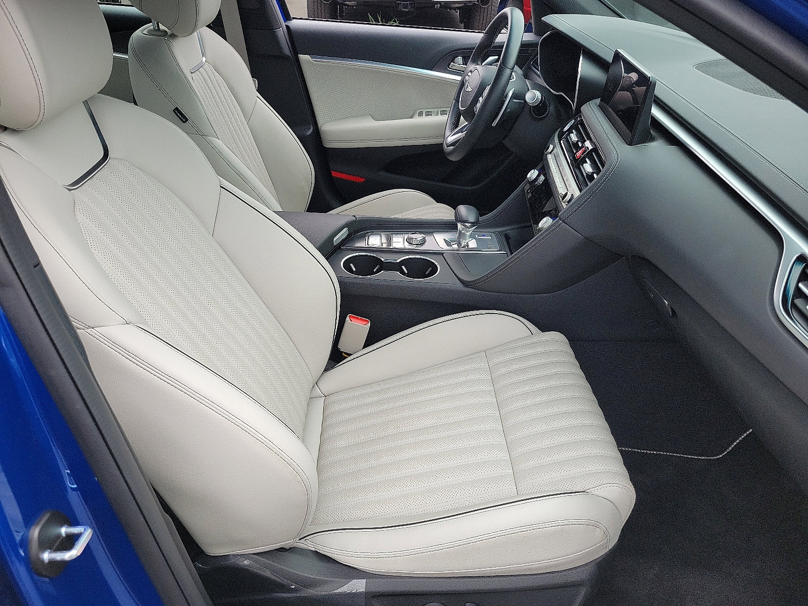 2025 Genesis G70 3.3T Sport Advanced photo 14