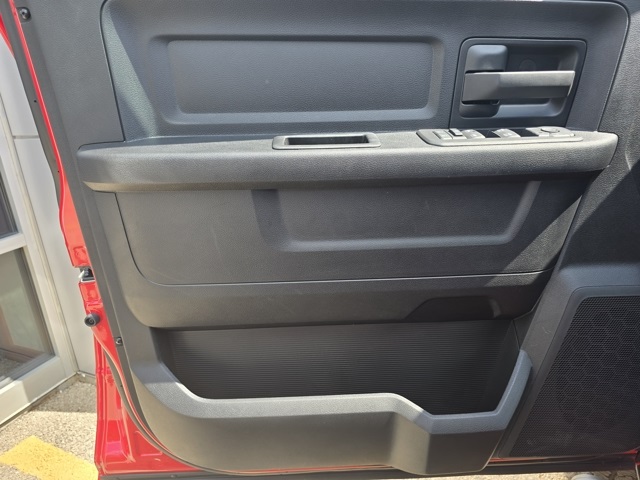 2026 Ram 2500 Tradesman photo 17