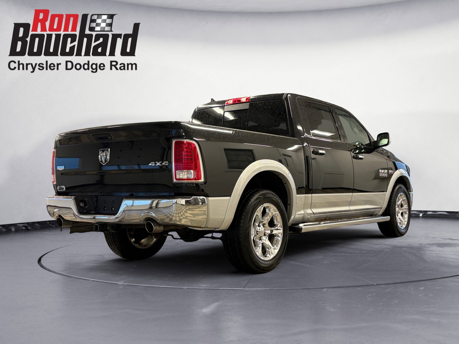 2017 Ram 1500 Laramie photo 2