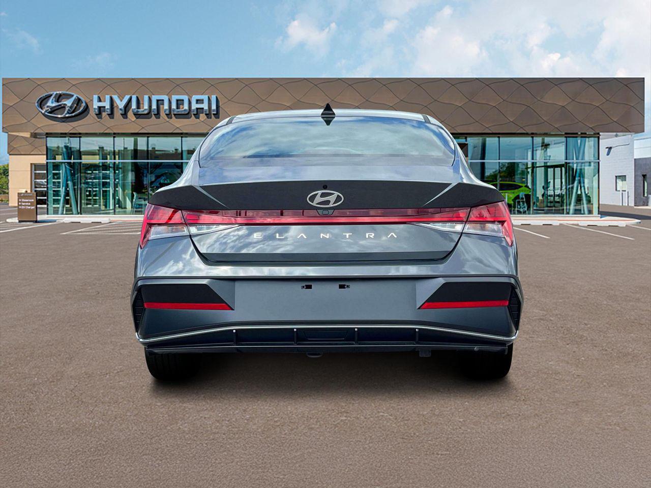 2025 Hyundai Elantra SEL Convenience photo 5