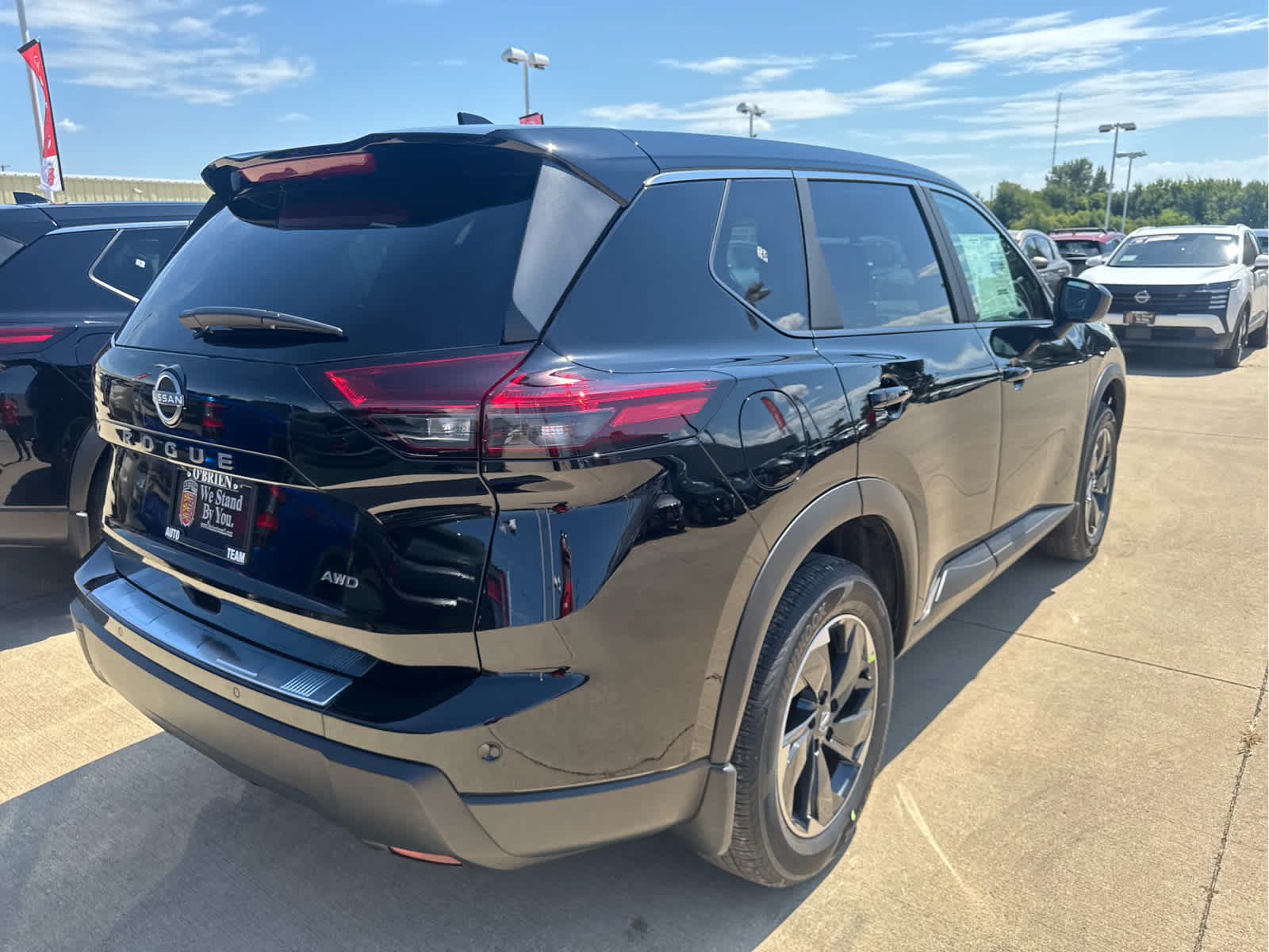 2026 Nissan Rogue SV photo 3