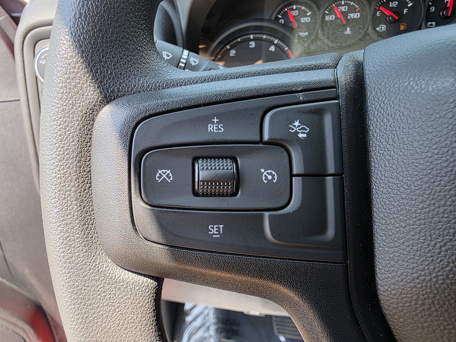 2025 Chevrolet Silverado 2500HD Custom photo 33