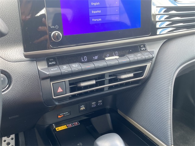 2025 Toyota Camry SE photo 27