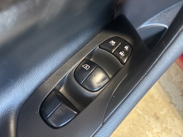 2017 Nissan Altima 2.5 SR photo 4