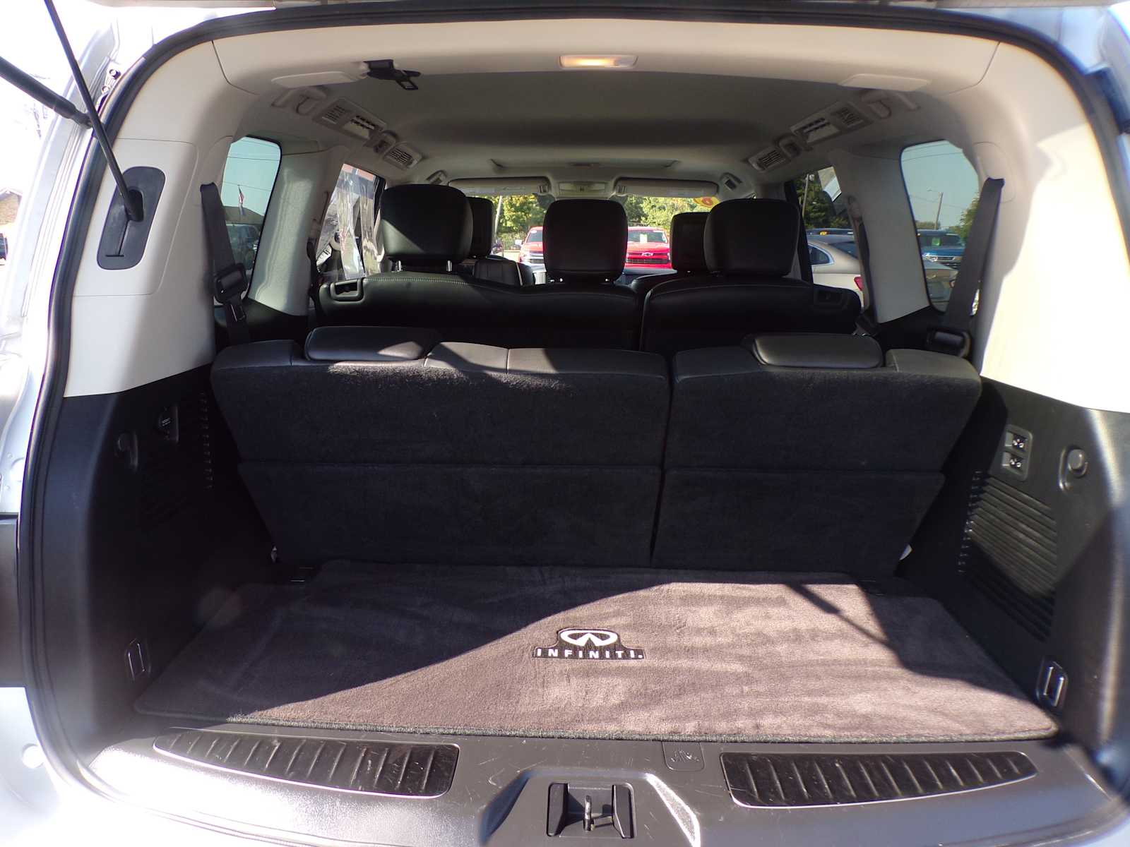 2018 Infiniti QX80 photo 24