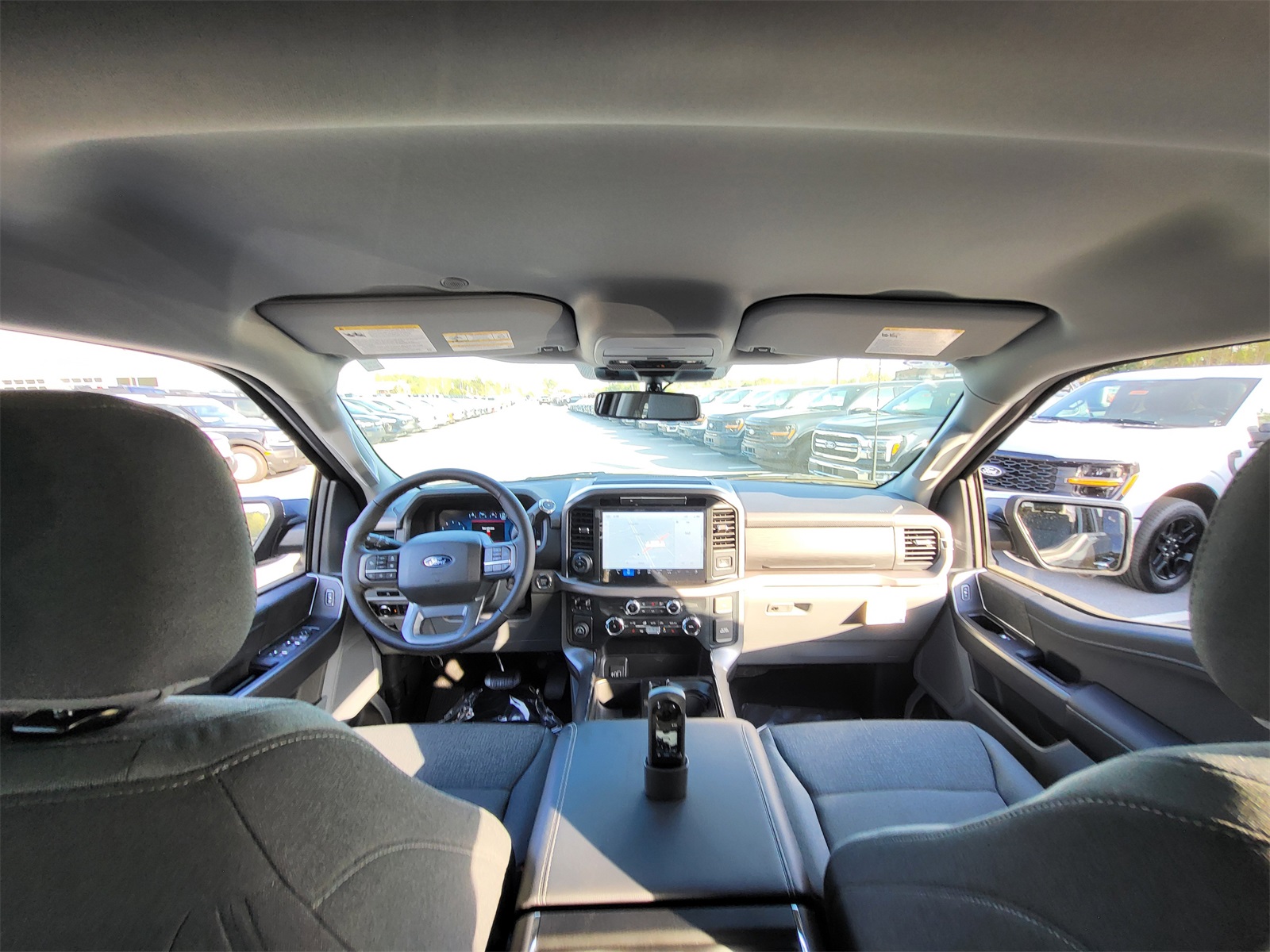 2025 Ford F-150 XLT photo 13