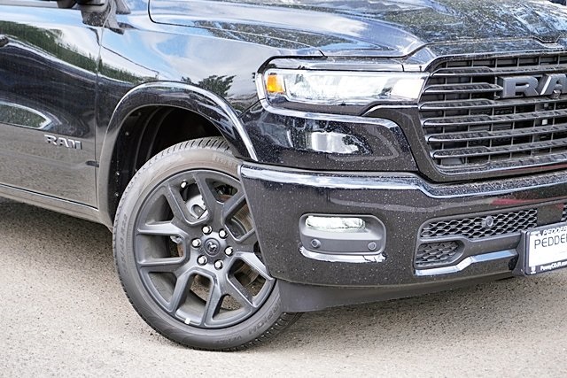 New 2026 Diamond Black Crystal Pearl-Coat Exterior Paint RAM Laramie image 4