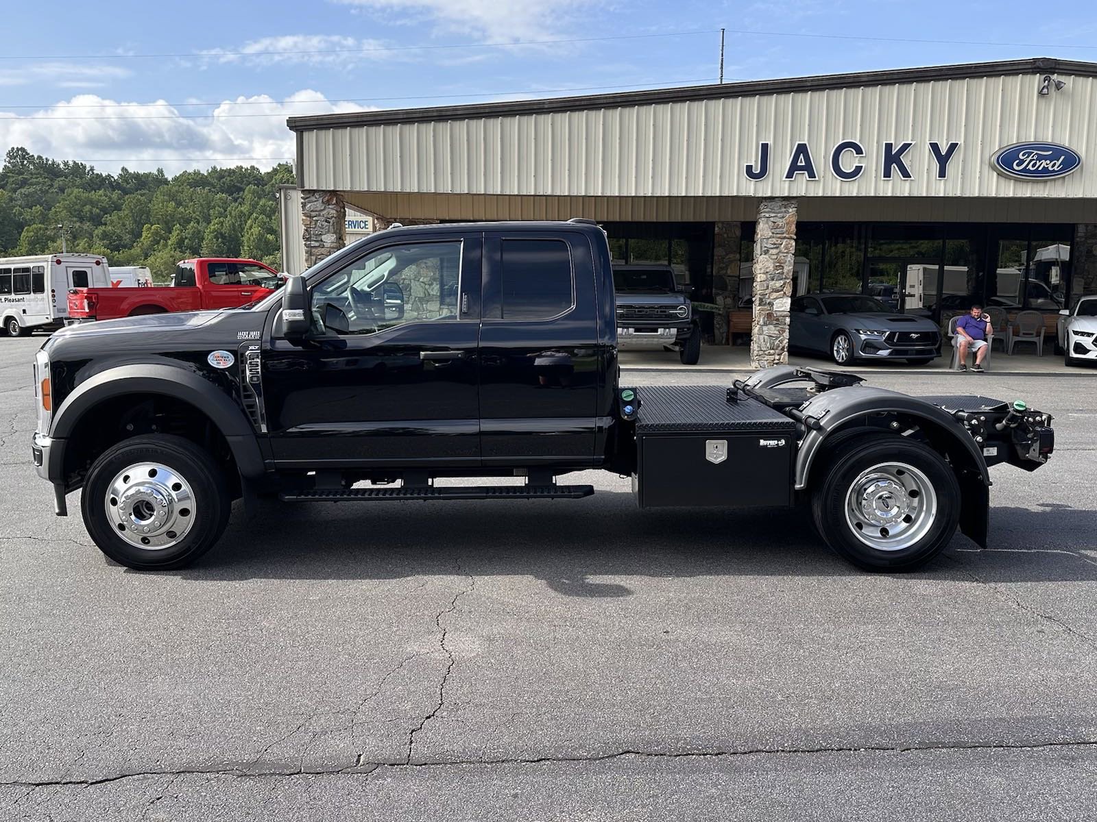 PreOwned 2023 Ford F550 Chassis Cab XLT Shotgun Truck 4 Door Chassis