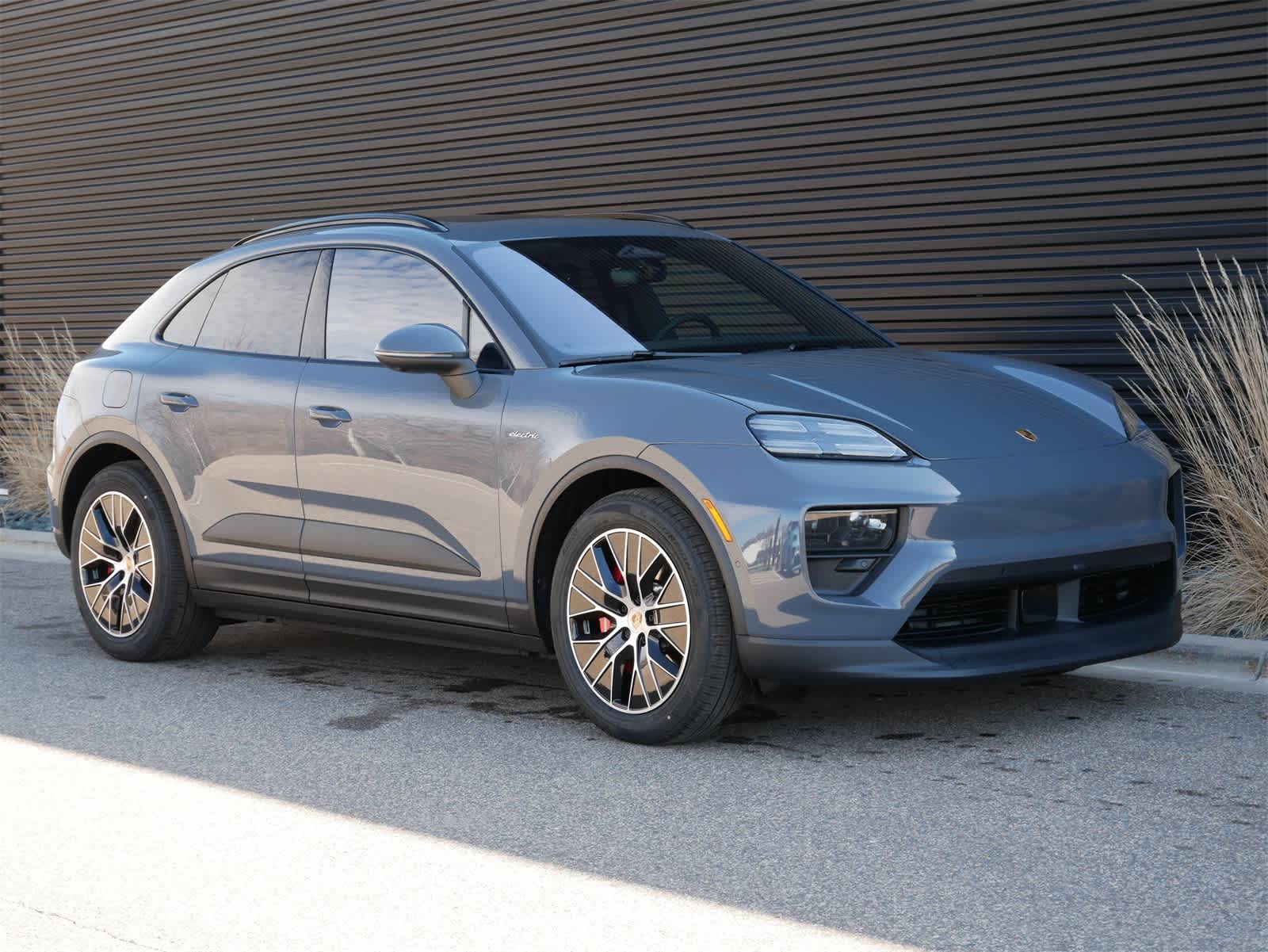 2025 Porsche Macan Electric photo 24