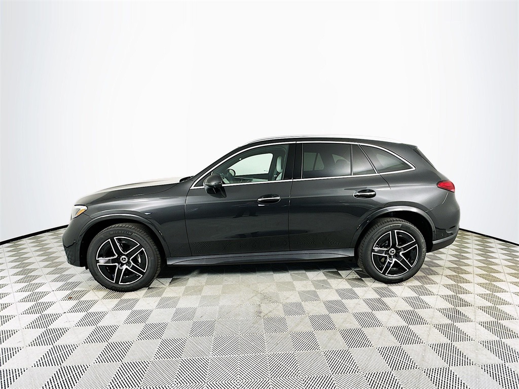 2026 Mercedes Benz GLC 300 photo 4