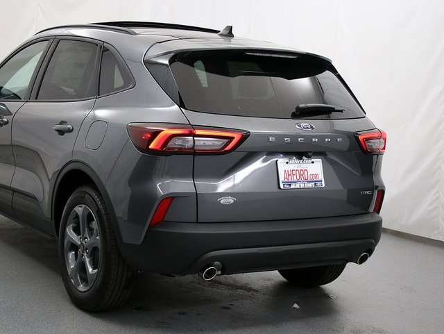 2026 Ford Escape ST-Line photo 2