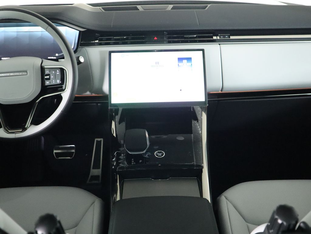 2025 Land Rover Range Rover Sport SE photo 13
