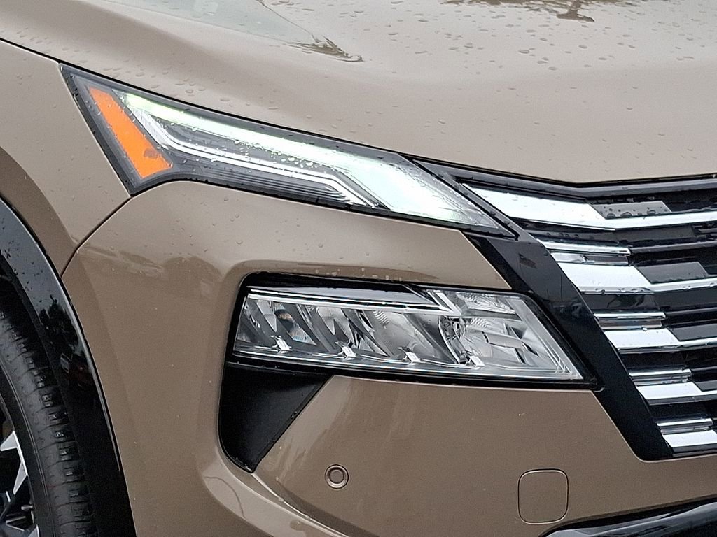 2024 Nissan Rogue Platinum photo 9