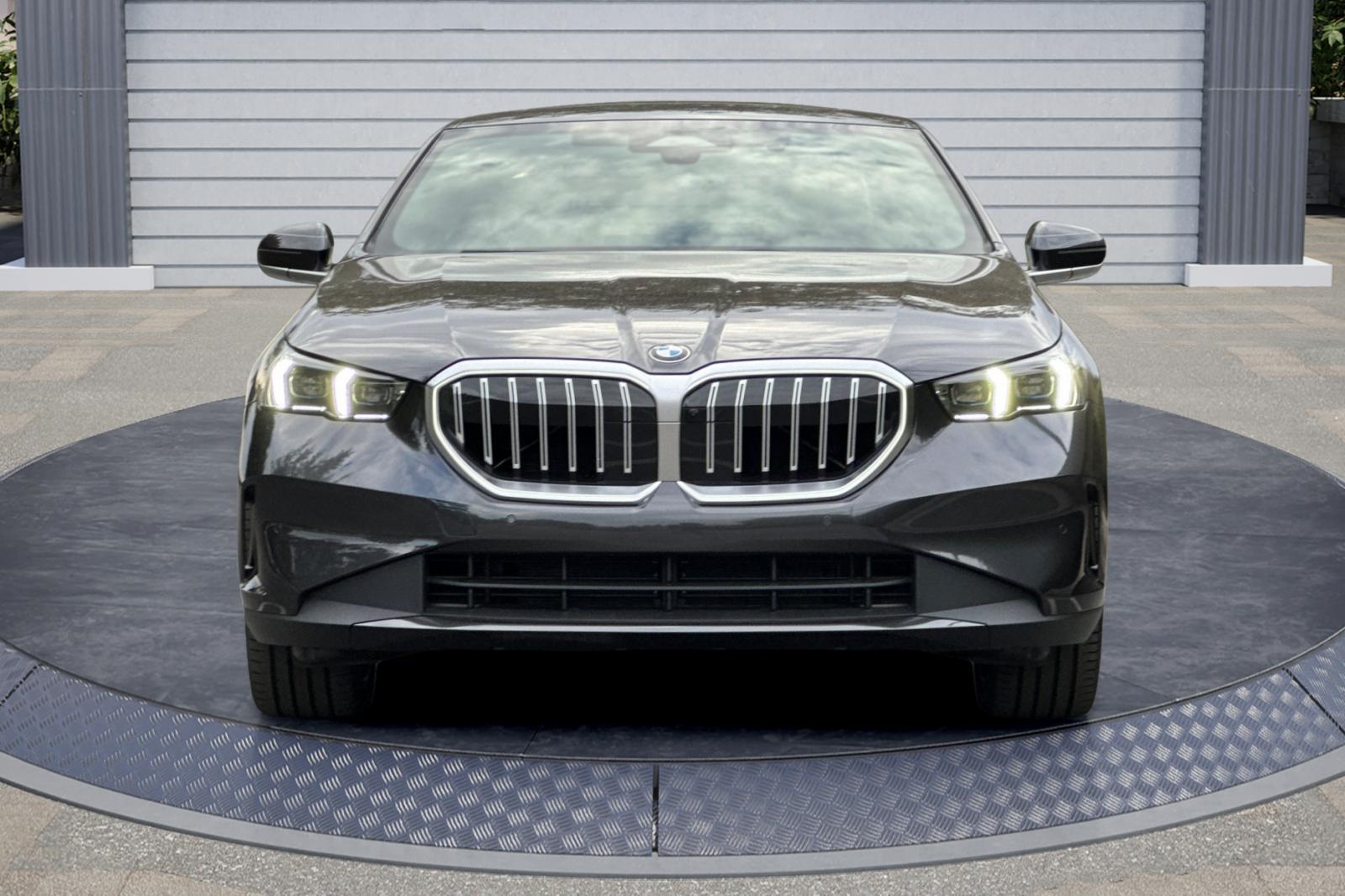 2026 Bmw 530i photo 2