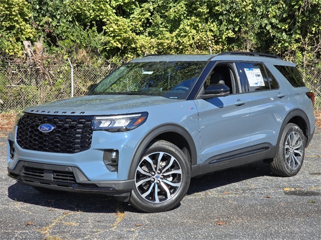 2025 Ford Explorer ST-Line photo 2