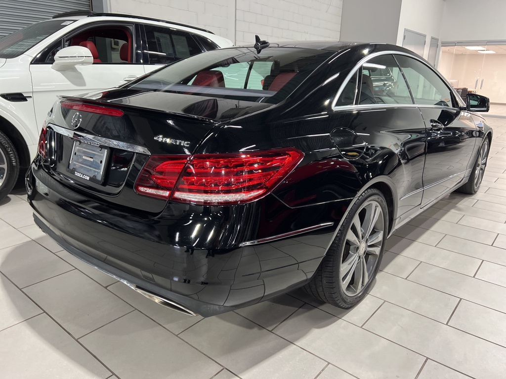 2016 Mercedes Benz E 400 4MATIC photo 4