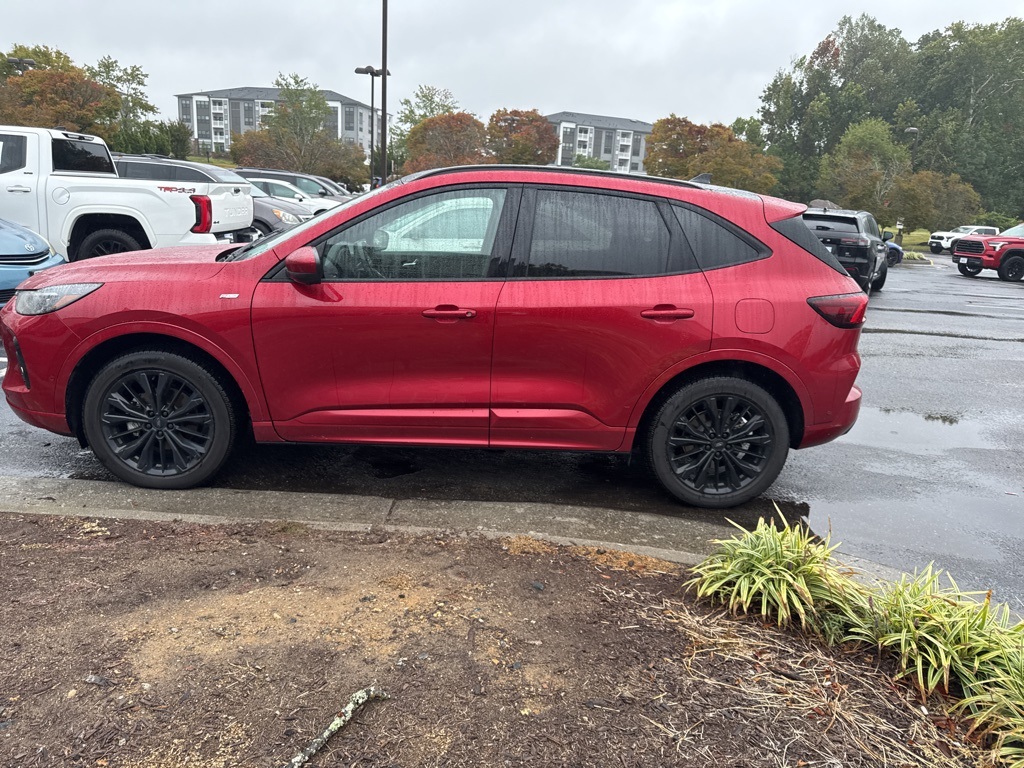 2023 Ford Escape Hybrid ST-Line Elite photo 5