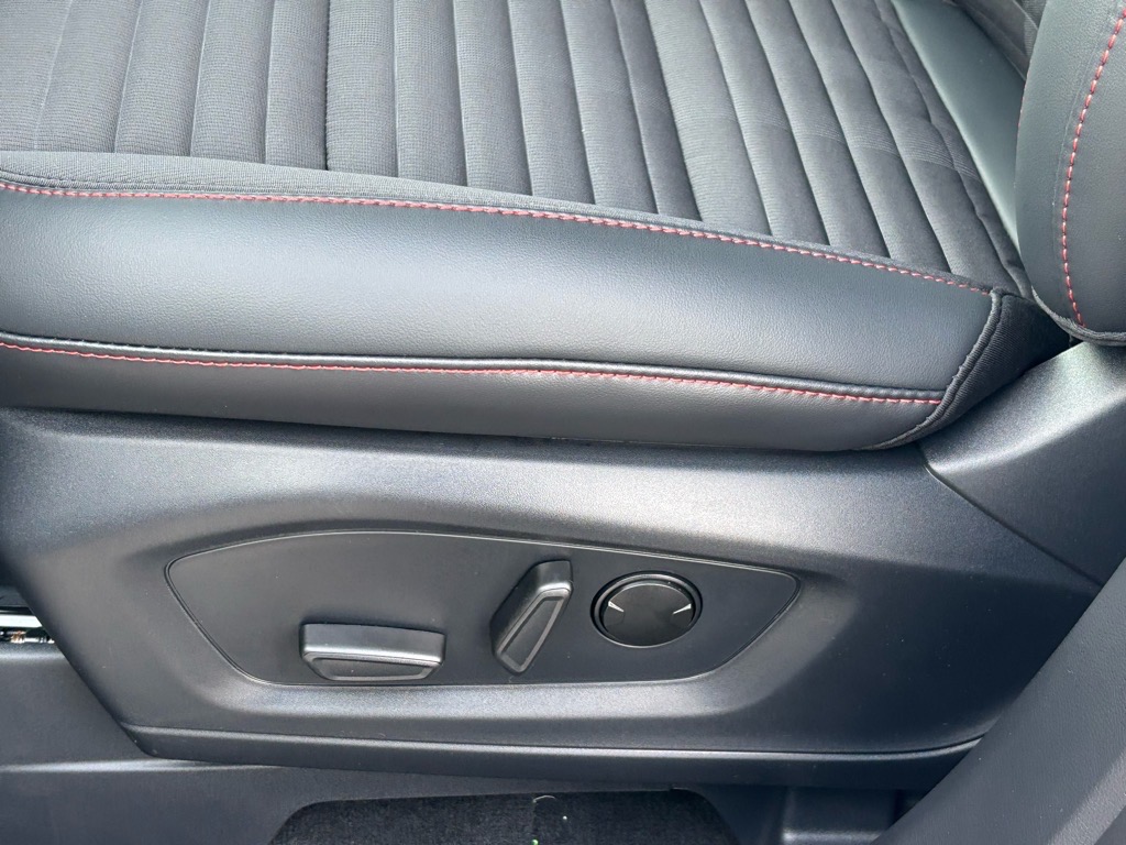 2025 Ford Explorer ST-Line photo 7
