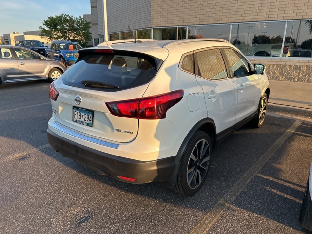 Used 2018 Nissan Rogue Sport SL with VIN JN1BJ1CR1JW281619 for sale in Apple Valley, Minnesota